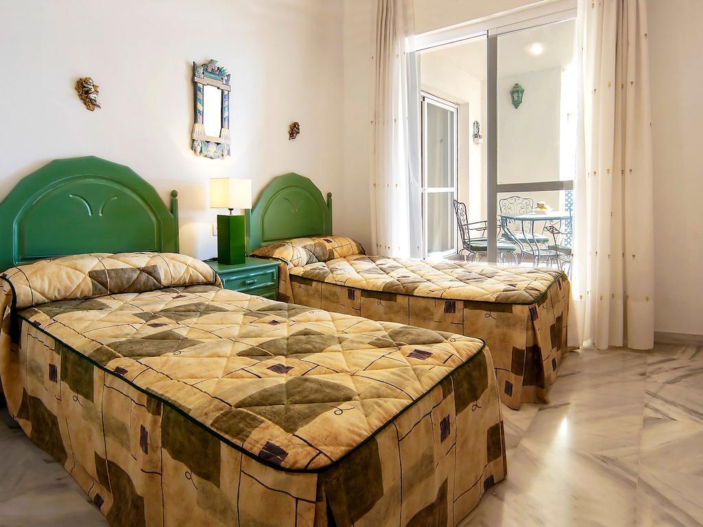 Lorcrimar Hotel Marbella Szoba fotó